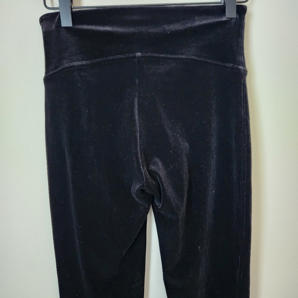 SPANX | Velvet Ankle Length Leggings in Black - Size M - Picture 5 of 9